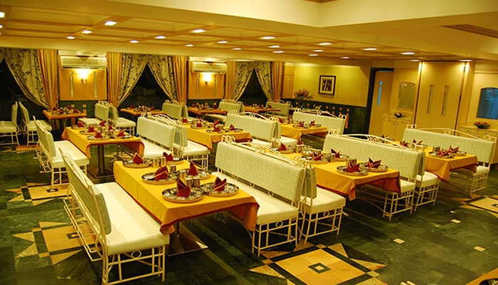 Adarsh Hotel Khandala Restaurant